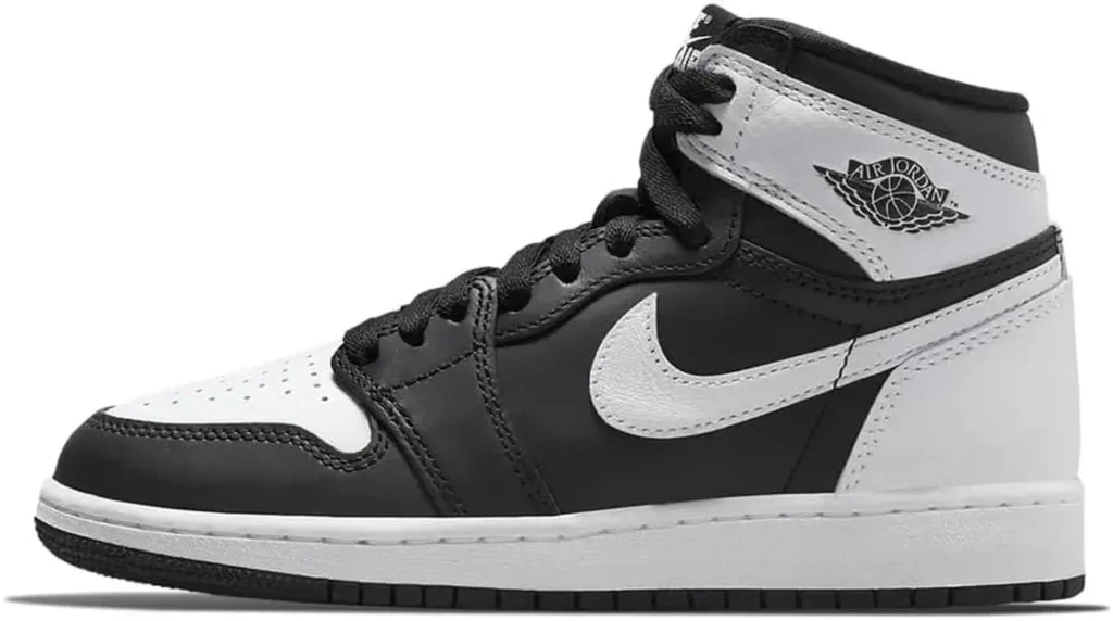 Air Jordan 1 Retro High Black and White