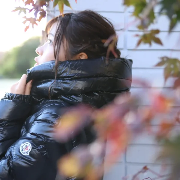 Canada Goose white down vest, premium winter.