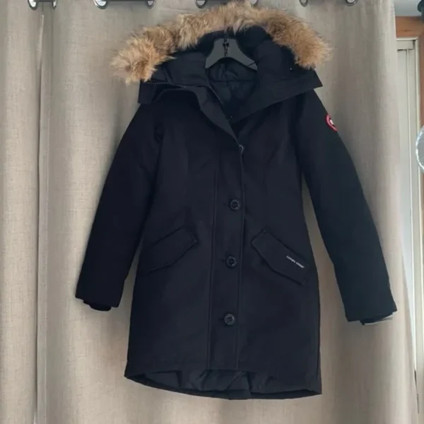 Canada Goose Rossclair down parka for women.