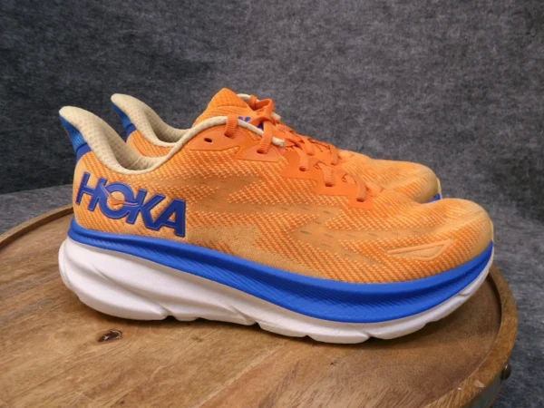 HOKA ONE ONE Clifton 9 running shoes in